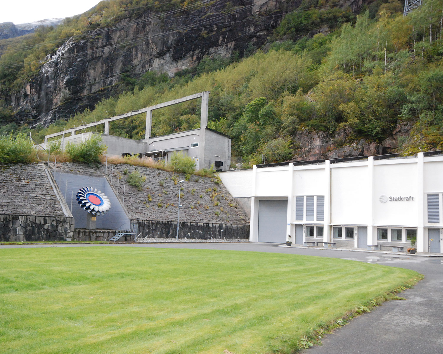 Exterior of Aura power plant