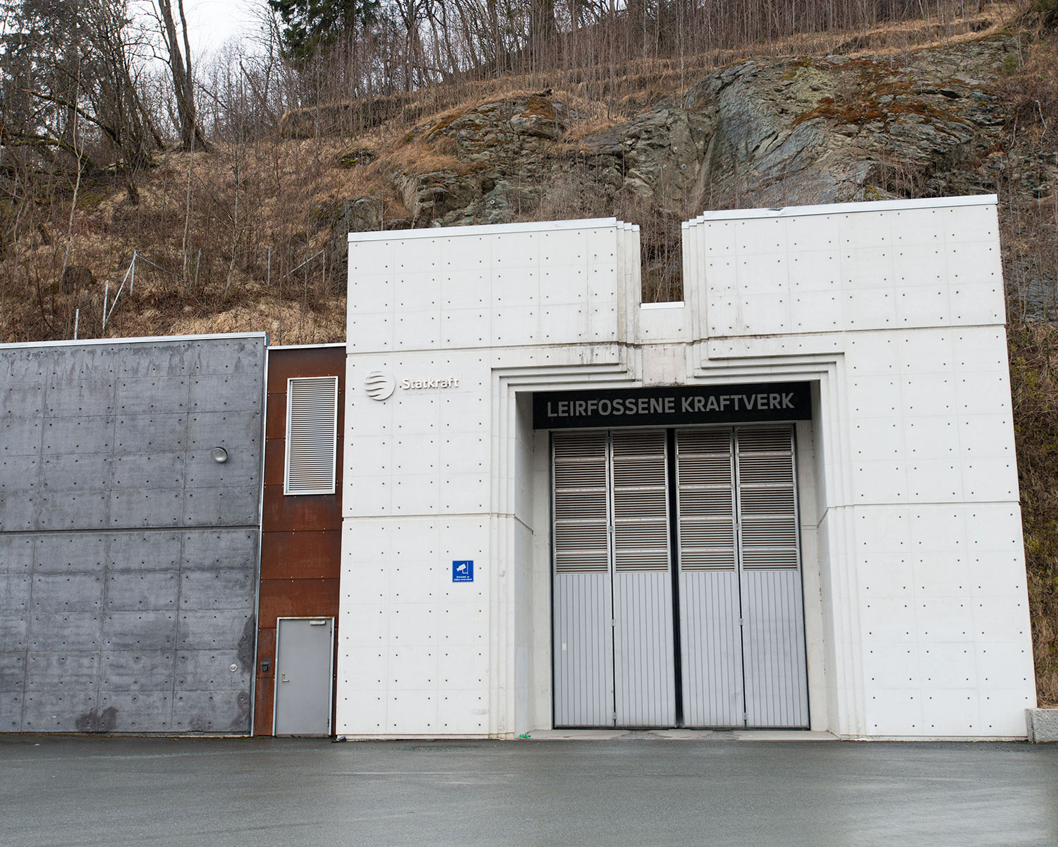 Entry portal
