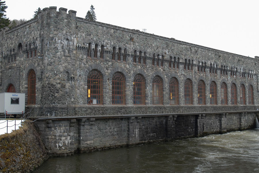 The distinctive power plant building from 1910 was designed by architect Axel Guldahl